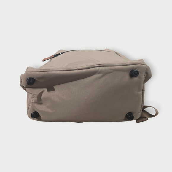 Joan & David 18" HIGH-DENISTY QUILTED NYLON SPORT WORKBOOK BACKPACK MSRP $198 - Picture 5 of 8